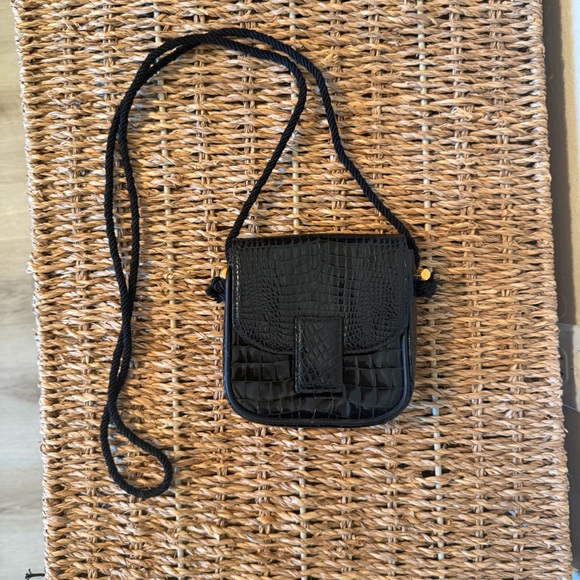 Nigst-Wien Handbags - Nigst-Wien Vintage Black Crocodile Pattern Crossbody Bag with Gold Accents